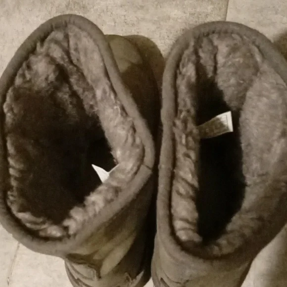 UGG boots size 3 - Picture 4 of 6